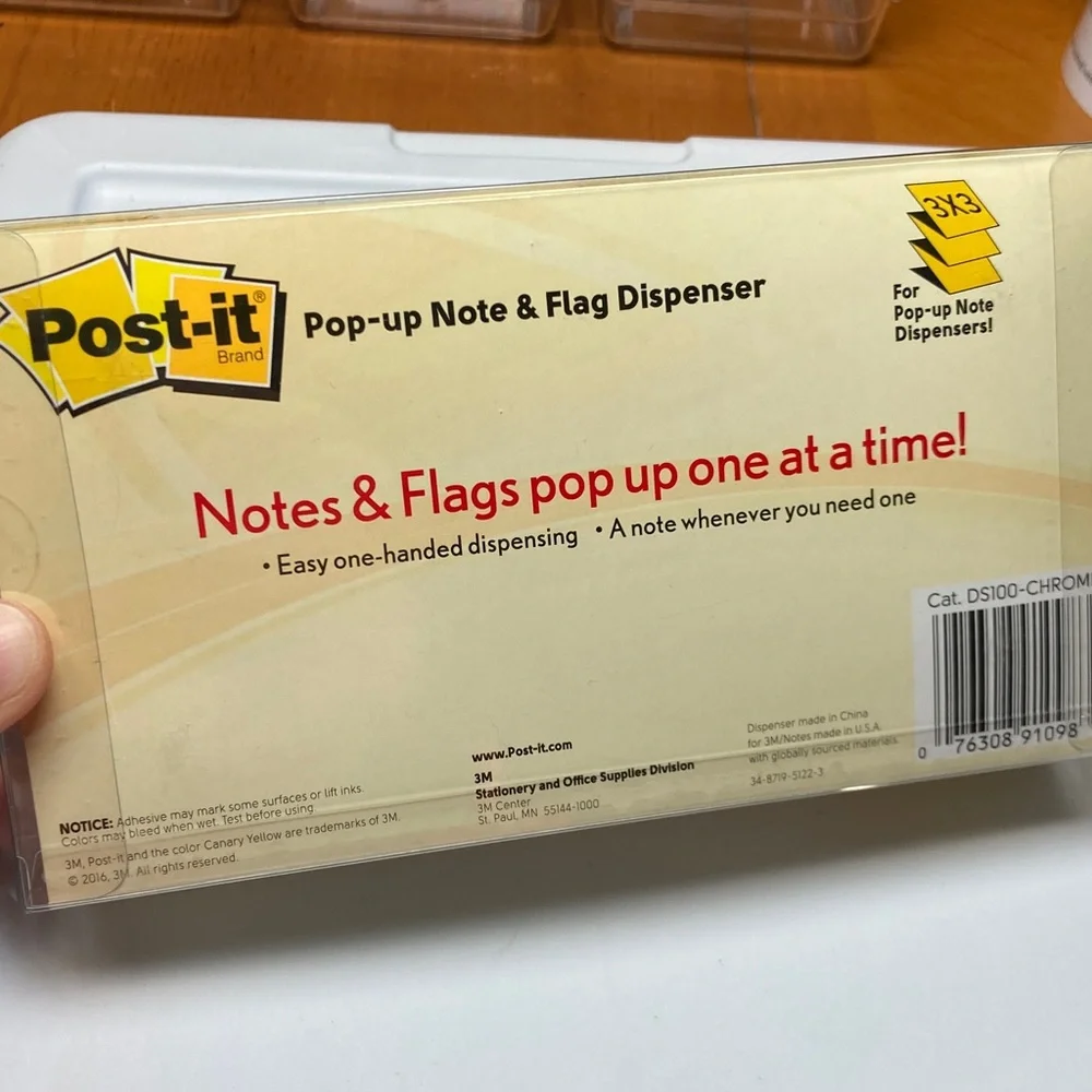 New open box 3M Post It Note chrome w clear color holder, opened only for photos